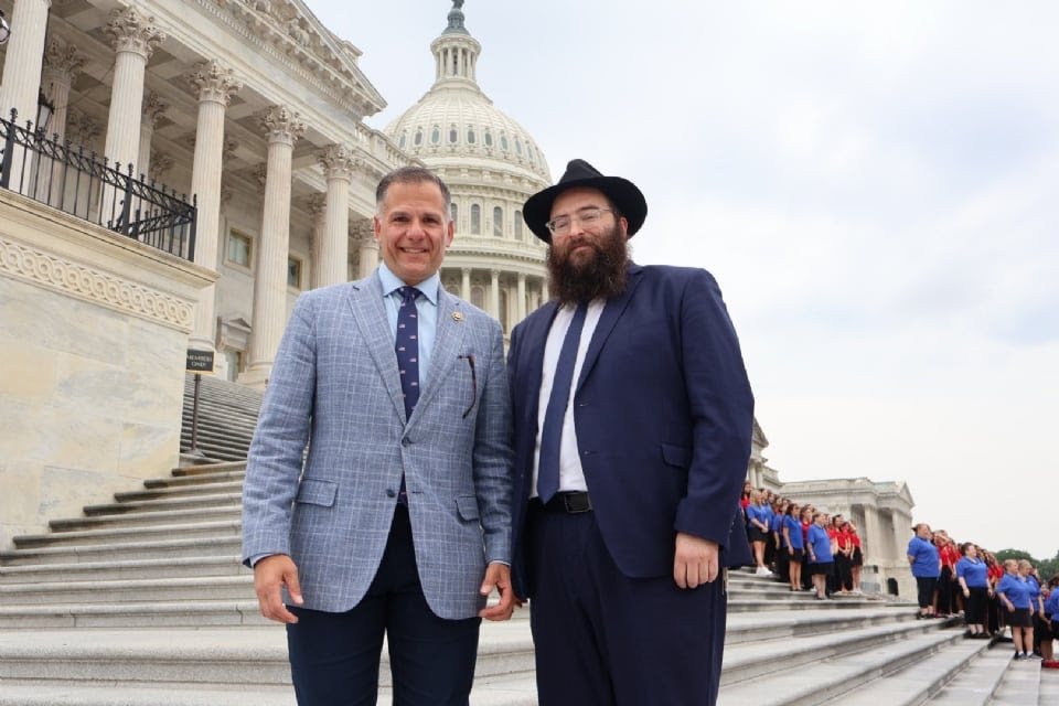 Rabbi Levi Slonim of Chabad gives opening prayer for U.S. House