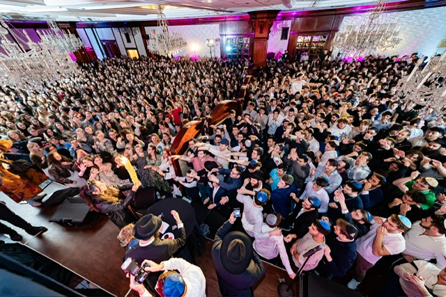 Some 2,000 Jewish students gather in NY for Chabad havdalah ceremony – JNS.org