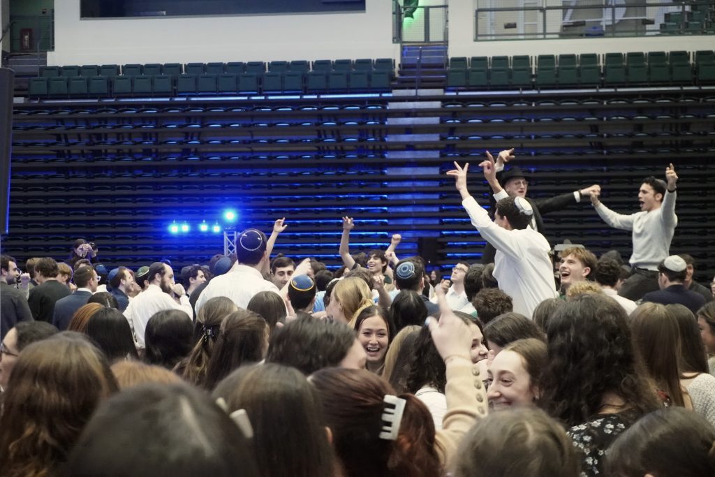 Chabad’s annual Shabbat 2400 celebrates the Sabbath with an evening of performances and prayer