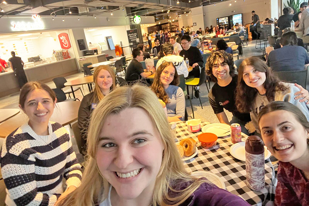 Peer to peer: Shluchos expand student engagement at Chabad at Rice